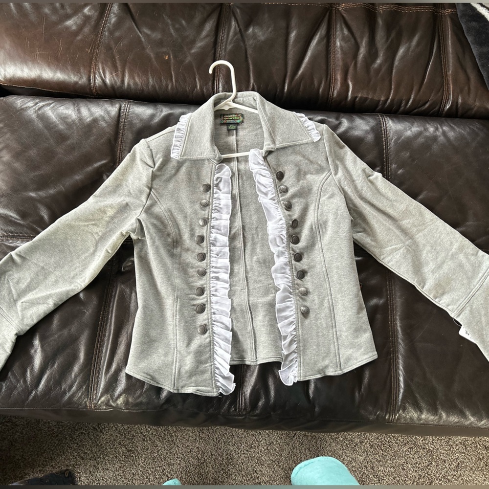 Heather gray and white lace cotton jacket-like top. 2OH Threads women’s size med